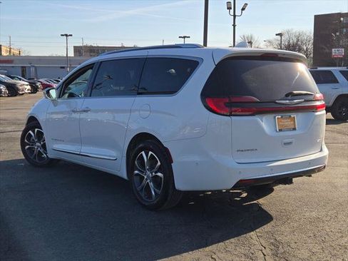 Certified 2022 Chrysler Pacifica Pinnacle AWD/4WD image 15