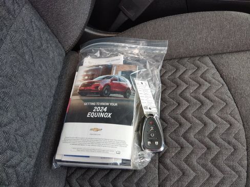Used 2024 Chevrolet Equinox LT w/ LPO, Floor Liner Package FWD image 33