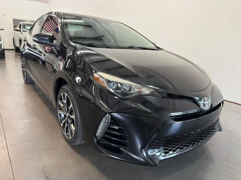 Used 2018 Toyota Corolla SE FWD image 4