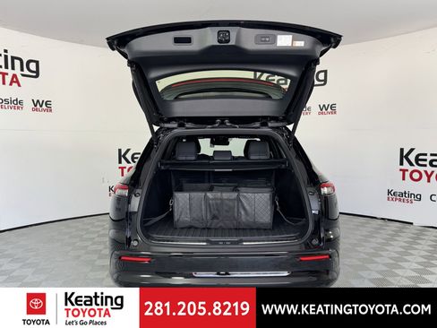 New 2026 Toyota Crown Signia image 11