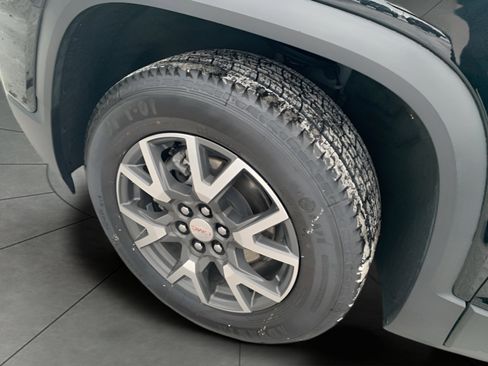 Used 2023 GMC Acadia SLE w/ Driver Convenience Package image 36