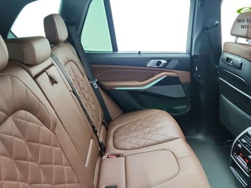 Used 2025 BMW X5 M60i AWD/4WD image 26