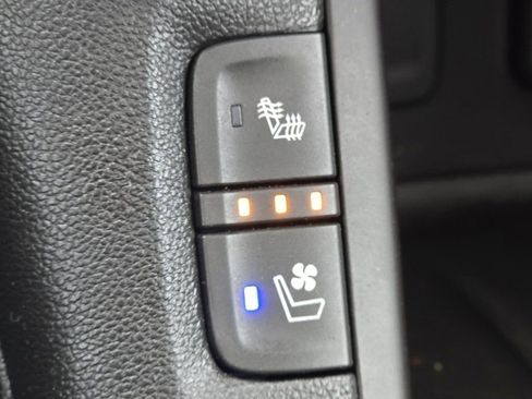 Used 2019 GMC Acadia Denali w/ Technology Package AWD/4WD image 8