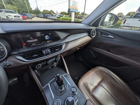 Used 2019 Alfa Romeo Stelvio w/ Nero Edizione RWD image 13