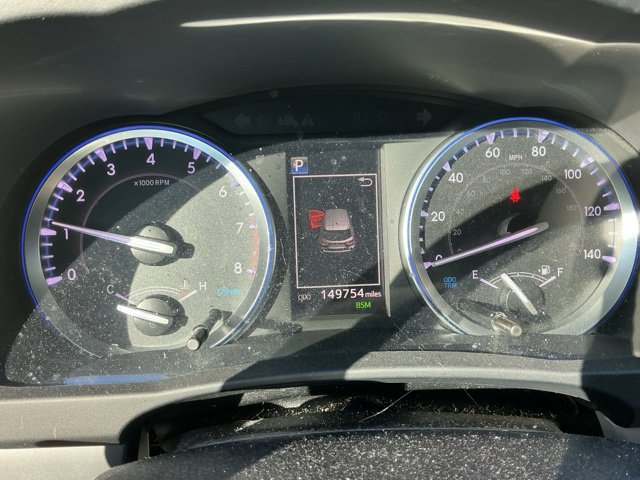 Used 2019 Toyota Highlander XLE FWD image 2