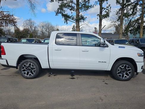 New 2026 RAM 1500 Laramie AWD/4WD image 8