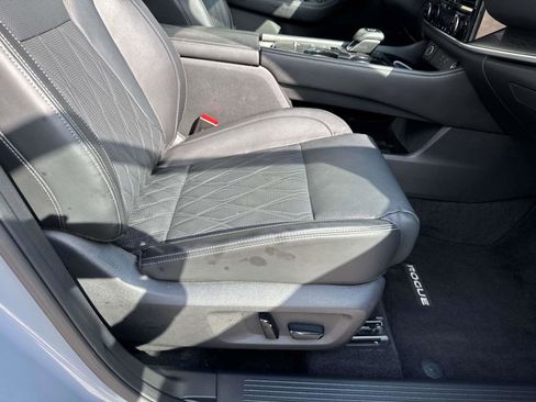Used 2023 Nissan Rogue Platinum w/ Platinum Premium Package image 12