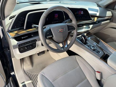 Certified 2022 Cadillac Escalade Sport Platinum w/ Heavy-Duty Trailer Package AWD/4WD image 3