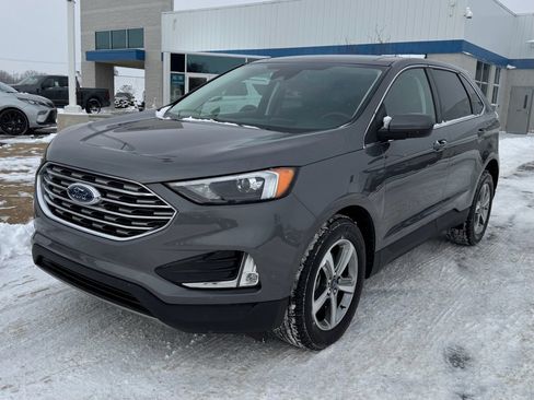 Certified 2022 Ford Edge SEL w/ Convenience Package image 4