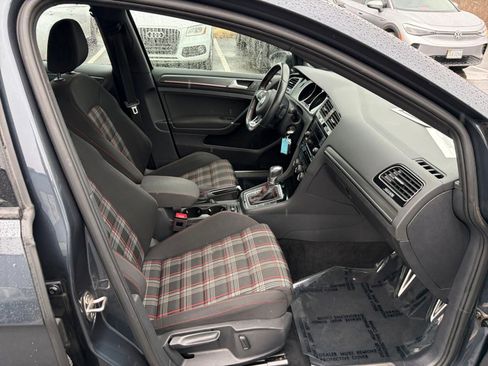 Used 2019 Volkswagen GTI SE image 28