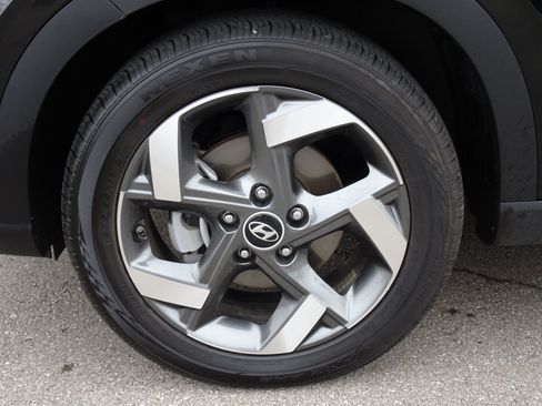 Used 2023 Hyundai Venue SEL FWD image 26
