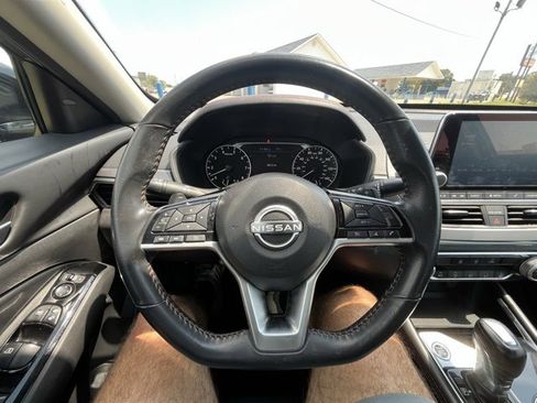 Used 2024 Nissan Altima 2.5 SR image 12