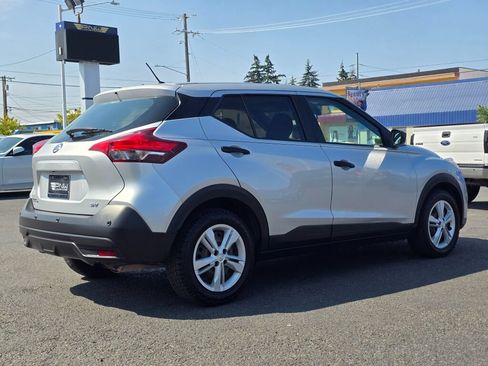 Used 2020 Nissan Kicks S FWD image 6