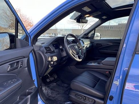 Certified 2025 Honda Passport TrailSport image 17