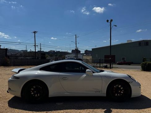 Used 2016 Porsche 911 image 15