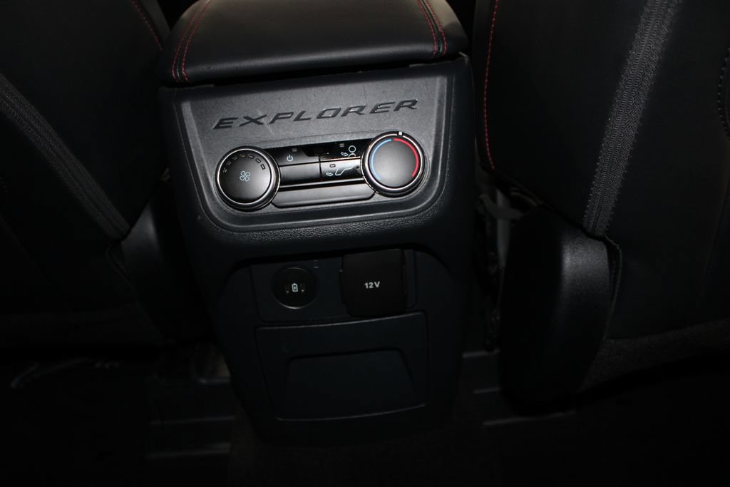 Used 2025 Ford Explorer ST-Line AWD/4WD image 27