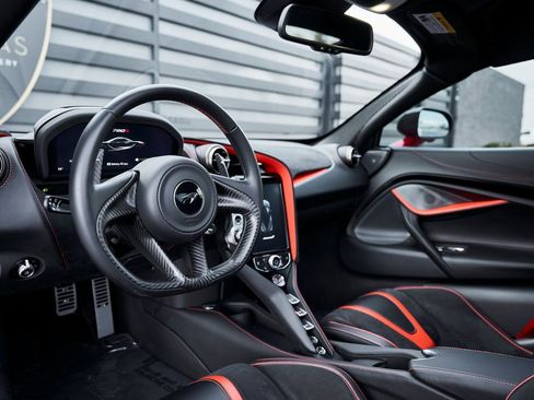 Used 2021 McLaren 720S Performance image 2