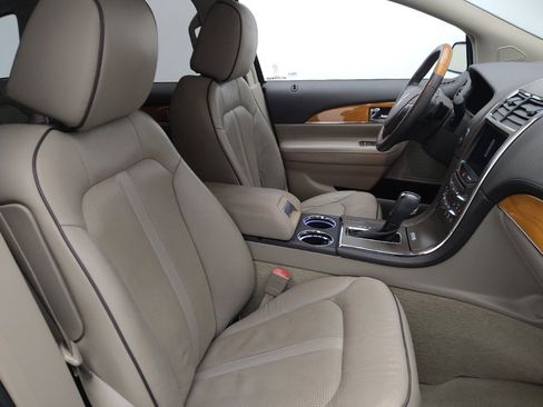 Used 2014 Lincoln MKX FWD w/ Equipment Group 101A image 21