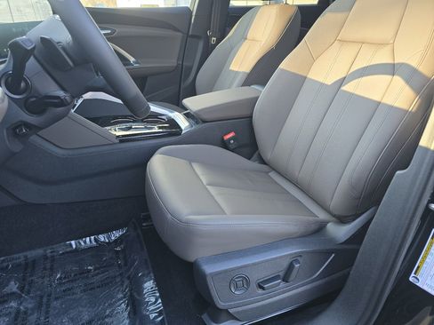 Certified 2025 Audi Q5 Premium w/ Convenience Package image 36