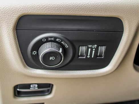 Used 2022 Jeep Grand Cherokee L Limited AWD/4WD image 41