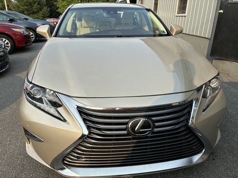 Used 2017 Lexus ES 350 w/ Navigation System Package FWD image 2