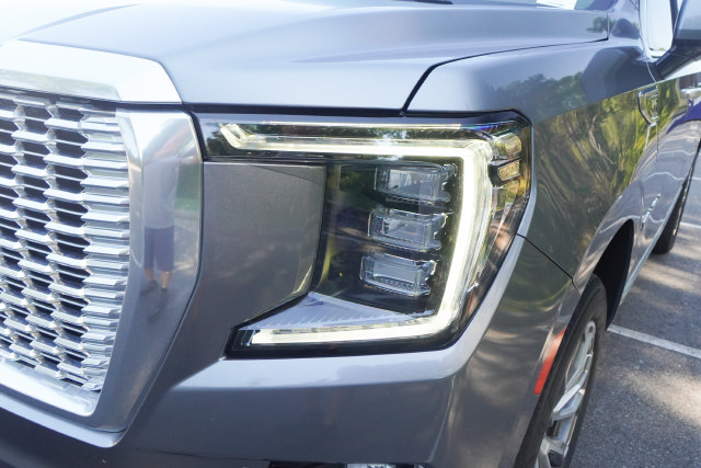 Used 2021 GMC Yukon XL Denali w/ Denali Premium Package AWD/4WD image 31