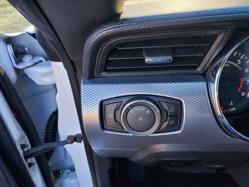 Used 2017 Ford Mustang GT Premium image 8