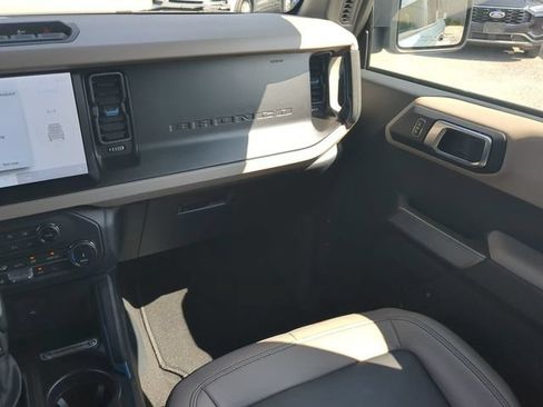 Certified 2022 Ford Bronco Wildtrak AWD/4WD image 18
