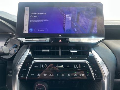 Used 2023 Toyota Venza XLE AWD/4WD image 15