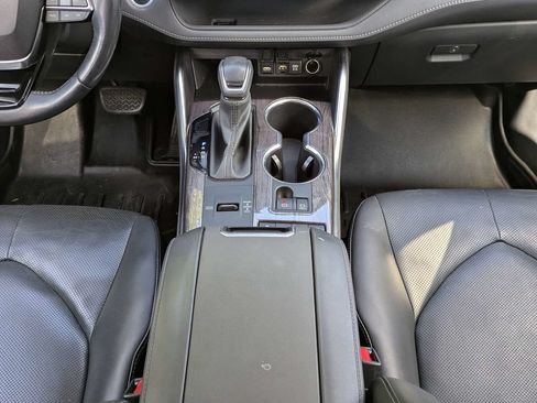 Used 2021 Toyota Highlander Limited FWD image 20