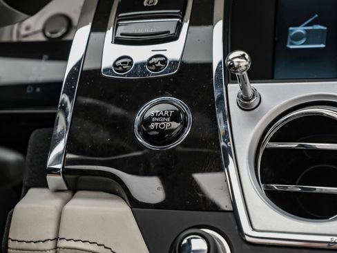 Used 2017 Rolls-Royce Dawn RWD image 94