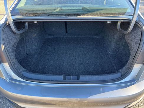 Used 2025 Volkswagen Jetta SE image 25