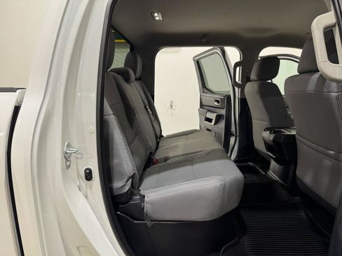 Used 2022 Toyota Tundra SR5 AWD/4WD image 14