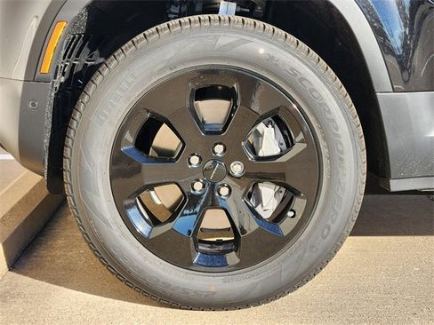 New 2026 Land Rover Defender 110 S image 7