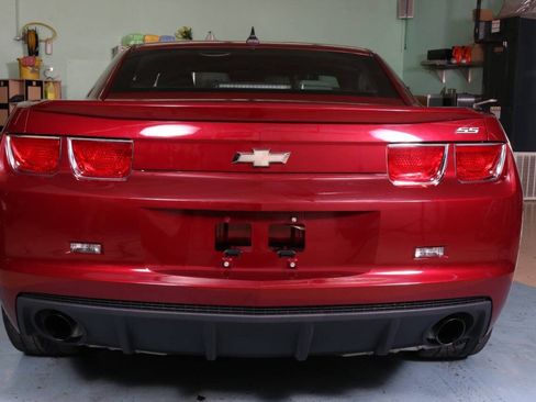 Used 2010 Chevrolet Camaro SS RWD image 18