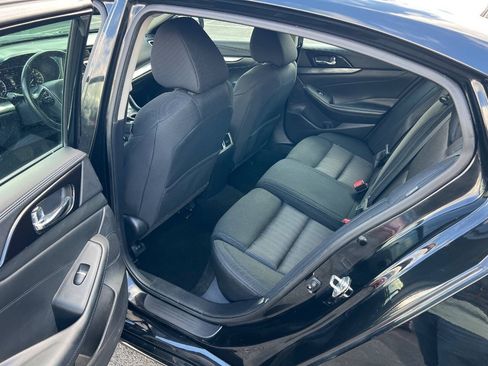 Used 2019 Nissan Maxima 3.5 S w/ Floor Mat Group FWD image 17