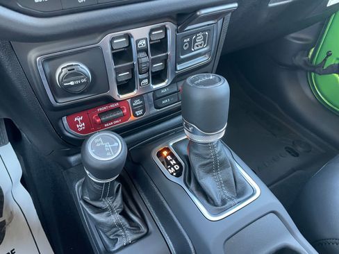 New 2025 Jeep Gladiator Rubicon w/ Convenience Group image 31