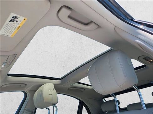 Used 2017 Mercedes-Benz S 550 Sedan image 16