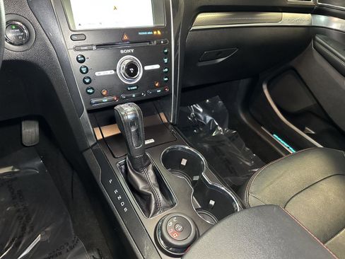 Used 2018 Ford Explorer Sport image 29
