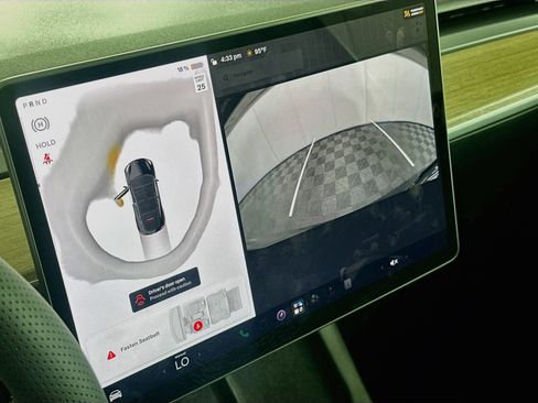 Used 2023 Tesla Model Y Long Range AWD/4WD image 21