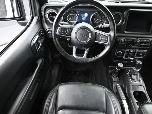Used 2018 Jeep Wrangler Unlimited Sahara AWD/4WD image 14