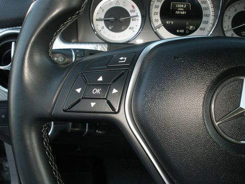 Used 2015 Mercedes-Benz GLK 350 4MATIC image 39