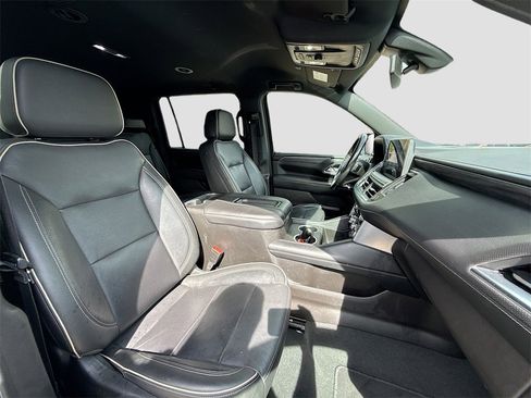 Used 2021 GMC Yukon XL SLT image 31