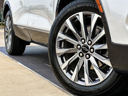 Used 2024 Chevrolet Blazer Premier w/ Enhanced Convenience Package image 2