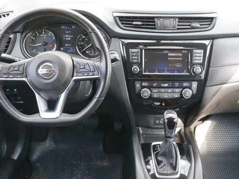 Used 2018 Nissan Rogue SV AWD/4WD image 23