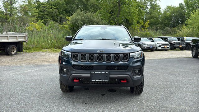 Certified 2024 Jeep Compass Trailhawk w/ Trailhawk Elite Group AWD/4WD image 3