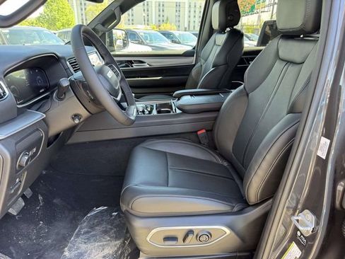New 2026 Jeep Grand Wagoneer 4WD image 9