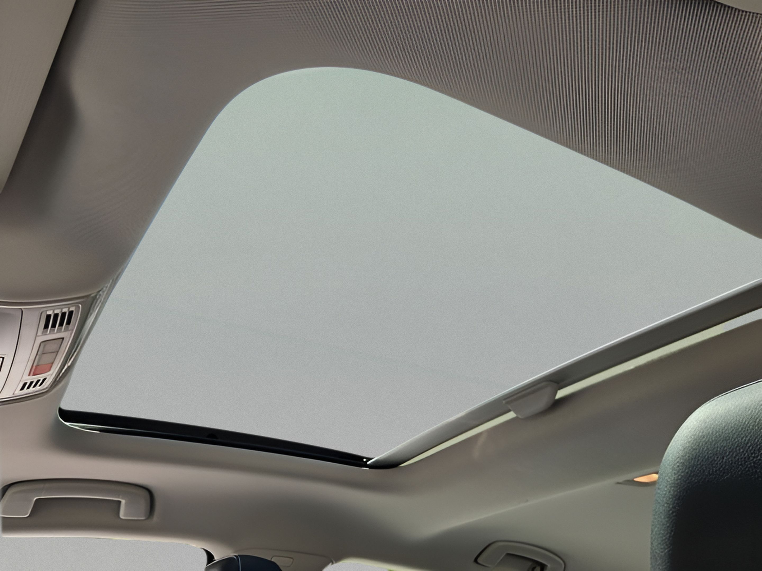 Used 2024 Volkswagen Jetta SE w/ Panoramic Sunroof Package FWD image 14