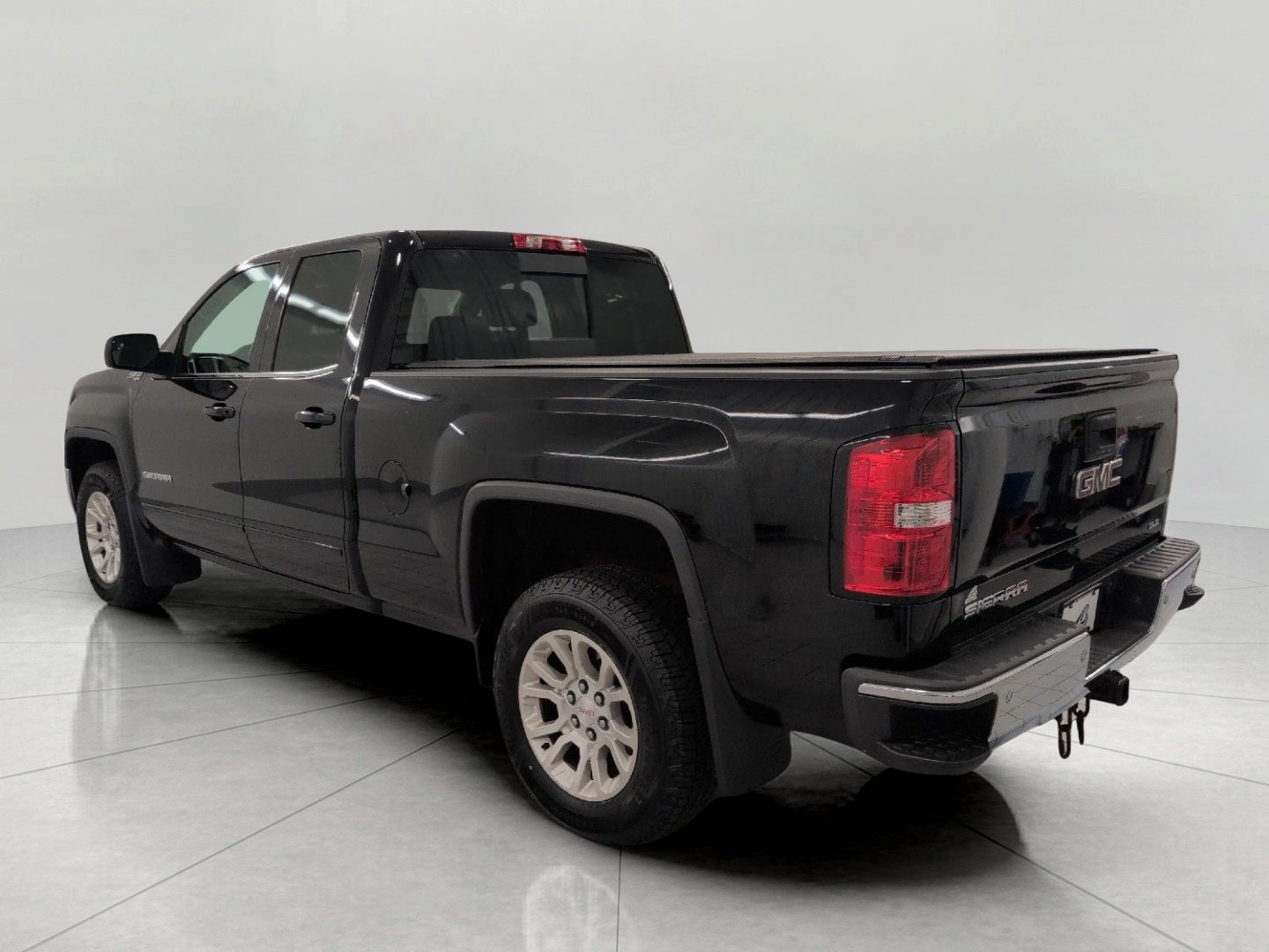 Used 2015 GMC Sierra 1500 SLE w/ SLE Value Package AWD/4WD image 21