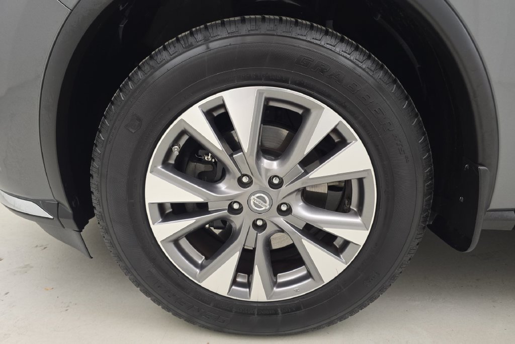Used 2018 Nissan Murano SL w/ Moonroof Package AWD/4WD image 11